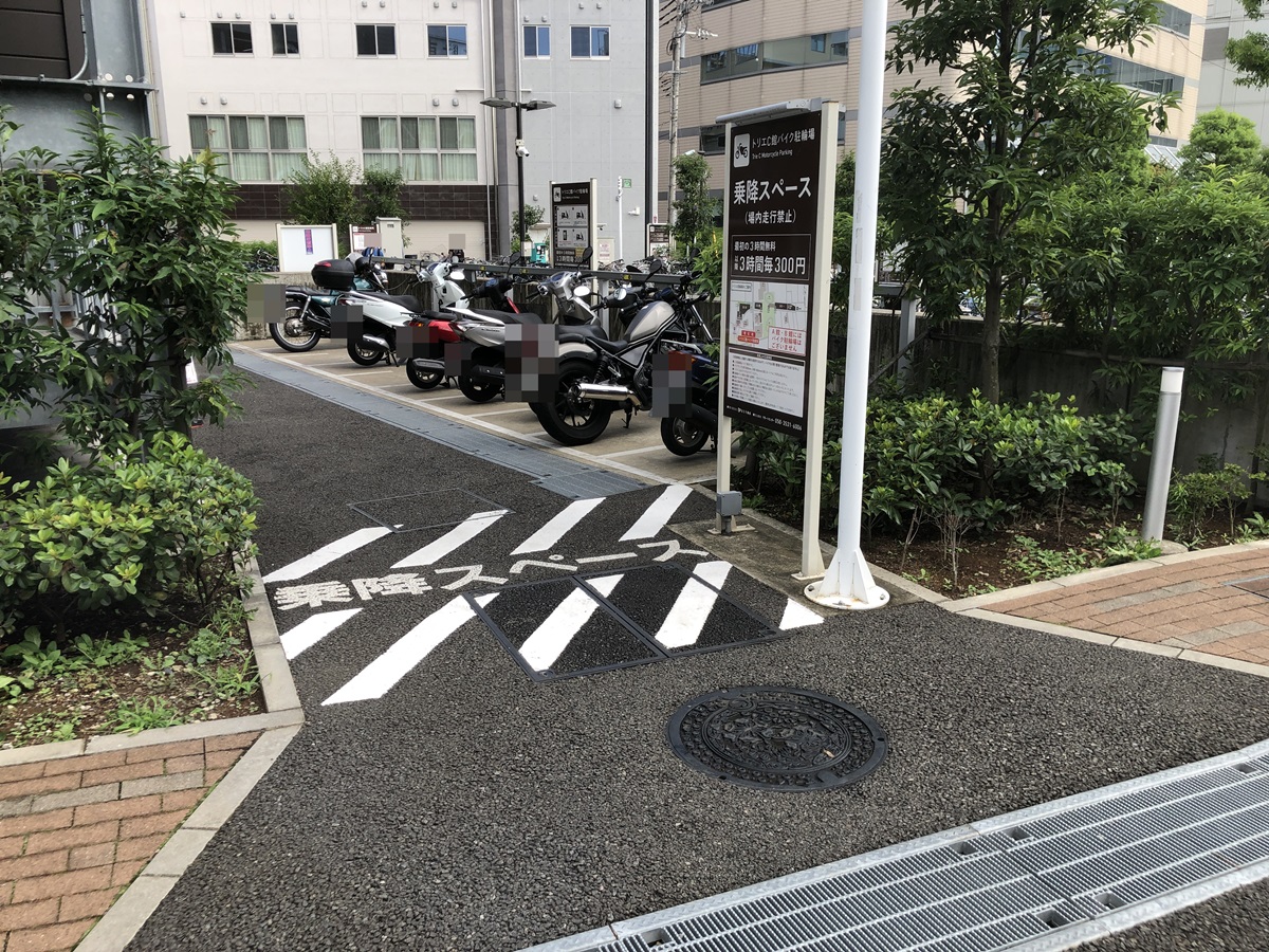 トリエバイク駐輪場内