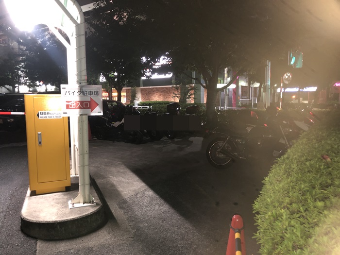 さやの湯処バイク駐輪場